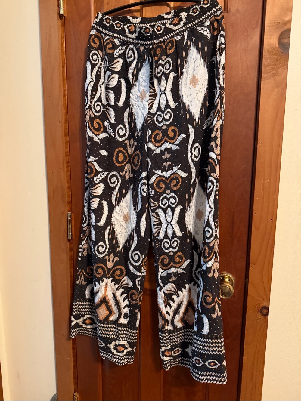 Gigio Bohemian Wide‑Leg Patterned Pants - Black & Brown - Picture 2 of 5